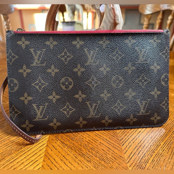 Louis Vuitton pochette Neverfull Monogram - Picture 1 of 10